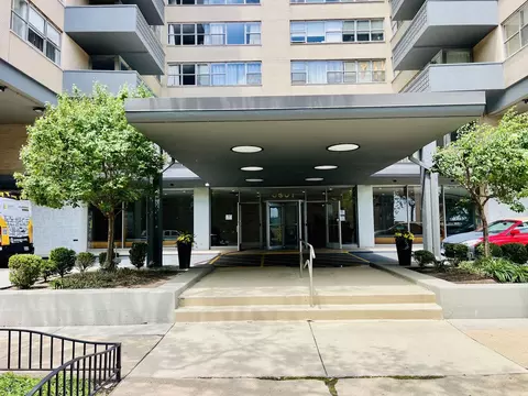 6301 N Sheridan Rd #15C, Chicago, IL 60660