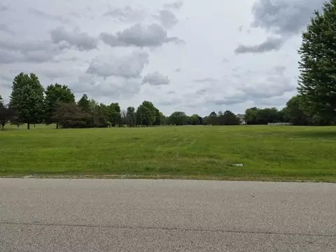 37133 N Fox Hill Dr, Wadsworth, IL 60083