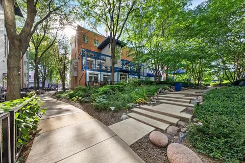 23 N Racine Ave #424, Chicago, IL 60607