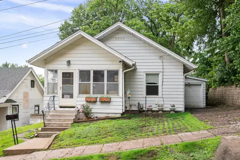 922 Madison St, Davenport, IA 52804