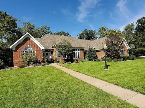 23 Roosevelt Dr, East Dubuque, IL 61025
