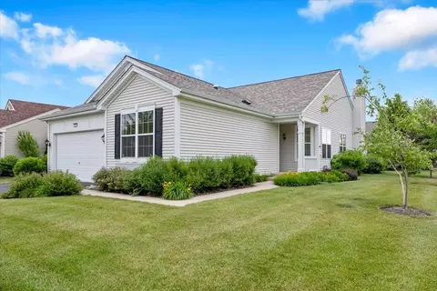 918 Scottsdale Dr, Pingree Grove, IL 60140