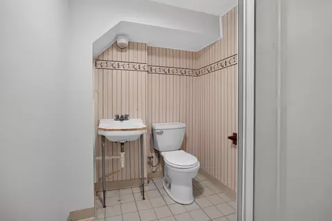 Bath - 302 Belview Ave, Normal, IL 61761 photo 2 of 2