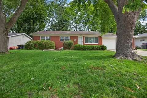 Exterior - 302 Belview Ave, Normal, IL 61761 photo 11 of 12