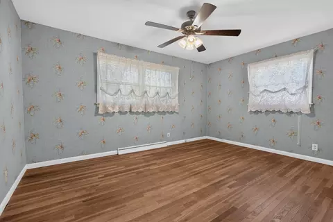 Bedroom - 302 Belview Ave, Normal, IL 61761 photo 4 of 8