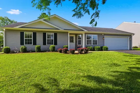 419 Windsor Ln, Island Lake, IL 60042