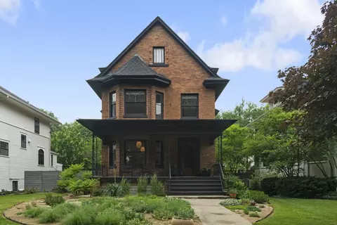 321 N Elmwood Ave, Oak Park, IL 60302