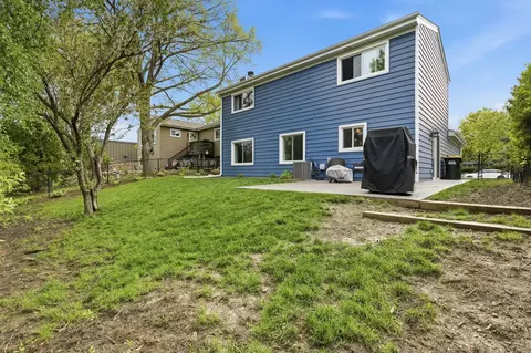 Exterior - 404 Dover Dr, Roselle, IL 60172 photo 5 of 5