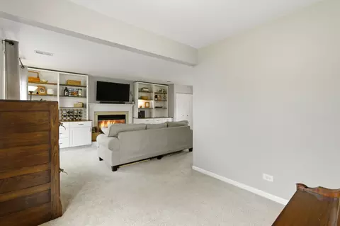Living - 404 Dover Dr, Roselle, IL 60172 photo 4 of 4