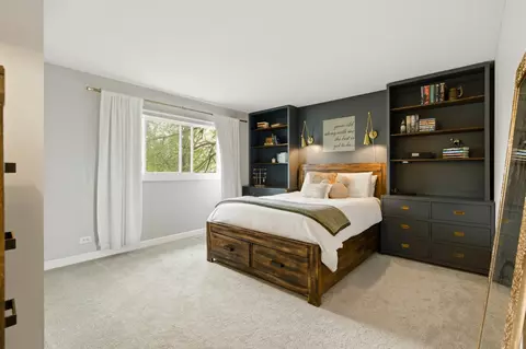 Bedroom - 404 Dover Dr, Roselle, IL 60172 photo 1 of 10