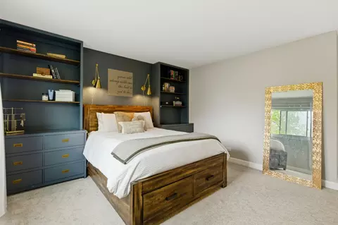 Bedroom - 404 Dover Dr, Roselle, IL 60172 photo 2 of 10