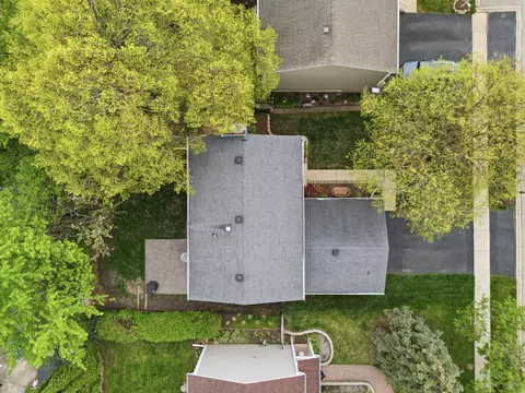View/Area - 404 Dover Dr, Roselle, IL 60172 photo 1 of 7