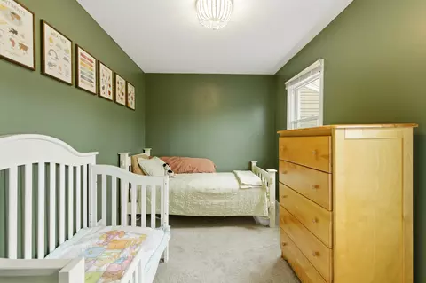 Bedroom - 404 Dover Dr, Roselle, IL 60172 photo 4 of 10