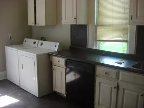 Kitchen - 424 E Main St E, Ottawa, IL 61350 photo 3 of 4