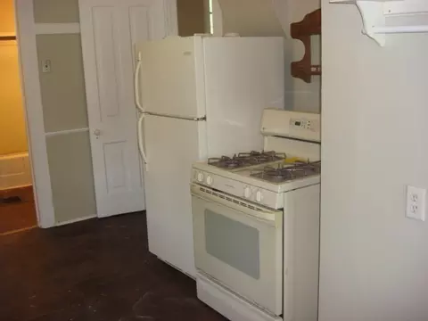 Kitchen - 424 E Main St E, Ottawa, IL 61350 photo 2 of 4