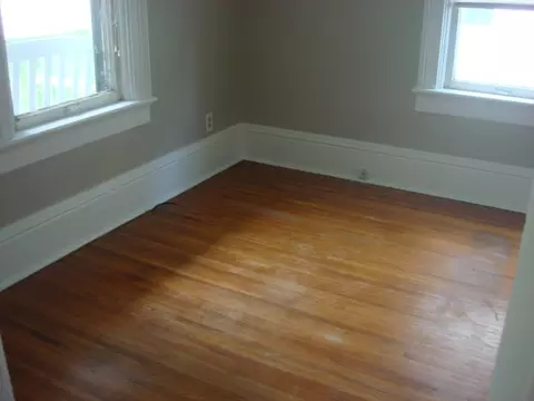 Bedroom - 424 E Main St E, Ottawa, IL 61350 photo 2 of 2
