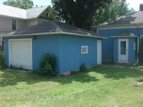 Exterior - 424 E Main St E, Ottawa, IL 61350 photo 7 of 9