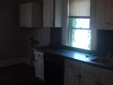 Kitchen - 424 E Main St E, Ottawa, IL 61350 photo 4 of 4
