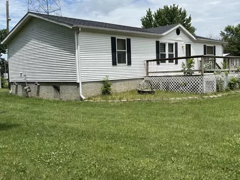 14829 Vans Rd, Fulton, IL 61252
