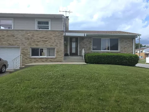 271 Braddock Dr, Melrose Park, IL 60160