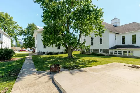Exterior - 104 E 4th St, Gridley, IL 61744 photo 4 of 6
