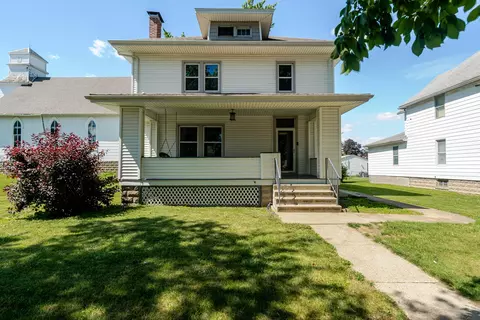 104 E 4th St, Gridley, IL 61744