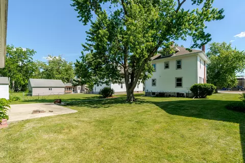 Exterior - 104 E 4th St, Gridley, IL 61744 photo 5 of 6