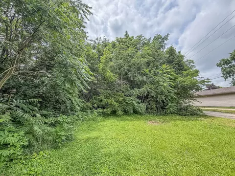 2405 Austin Ln, Champaign, IL 61821 photo 2