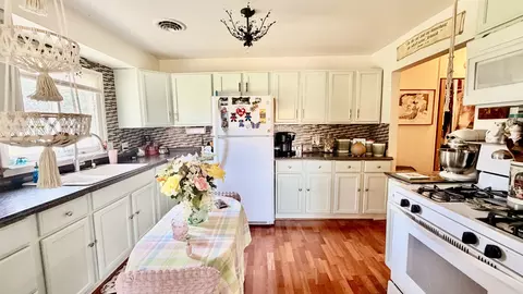 Kitchen - 1225 Mckee St, Centralia, IL 62801 photo 1 of 1