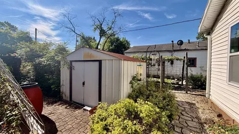 Exterior - 1225 Mckee St, Centralia, IL 62801 photo 7 of 10