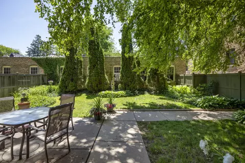 1324 Central St #1E, Evanston, IL 60201