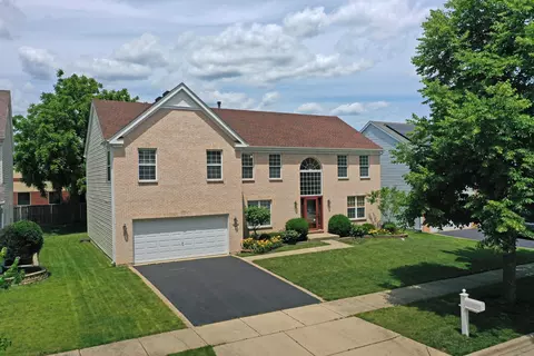 810 Vera Ln, Wheeling, IL 60090