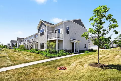 4271 Chelsea Manor Cir, Aurora, IL 60504