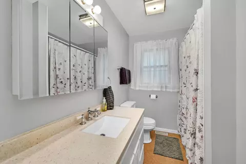 Bath - 16246 S Mcgrath Dr, Plainfield, IL 60586 photo 2 of 2