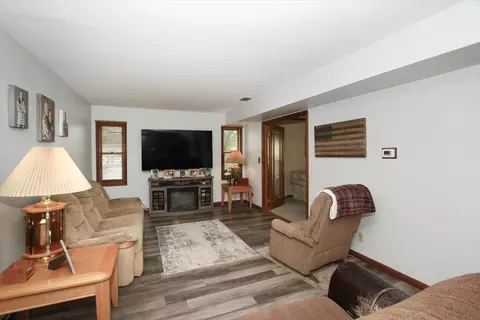 Other - 619 Yardley Ln, Hoffman Estates, IL 60192 photo 1 of 5