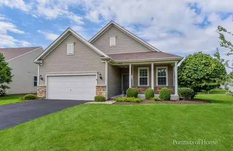 832 Colchester Dr, Oswego, IL 60543