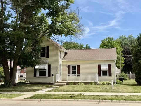 1112 6th Ave, Sterling, IL 61081