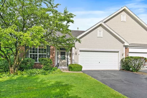 1481 Waterside Dr, Dekalb, IL 60115