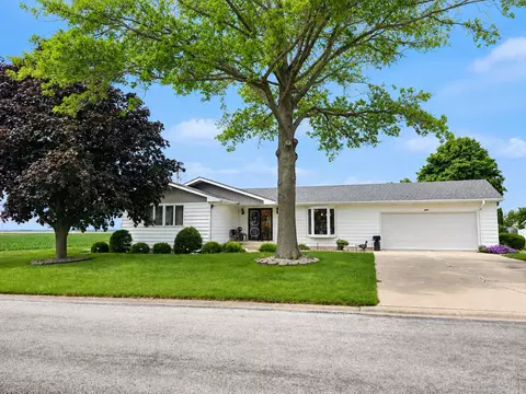 606 E Fine St, Ashkum, IL 60911