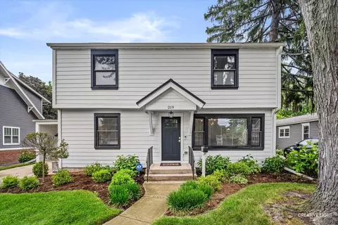 219 Jefferson St, Geneva, IL 60134