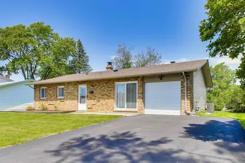 Exterior - 420 Bode Rd, Hoffman Estates, IL 60169 photo 2 of 8