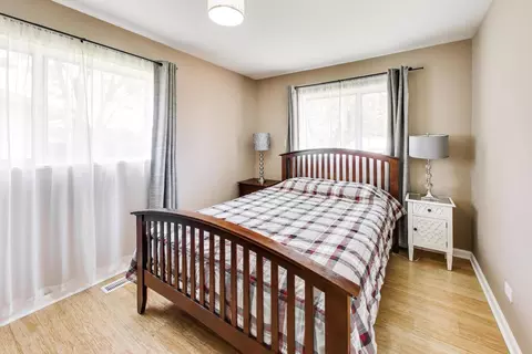 Bedroom - 420 Bode Rd, Hoffman Estates, IL 60169 photo 2 of 2