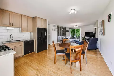 Kitchen - 420 Bode Rd, Hoffman Estates, IL 60169 photo 2 of 3