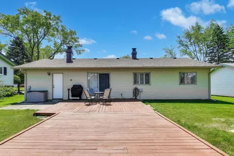 Exterior - 420 Bode Rd, Hoffman Estates, IL 60169 photo 6 of 8