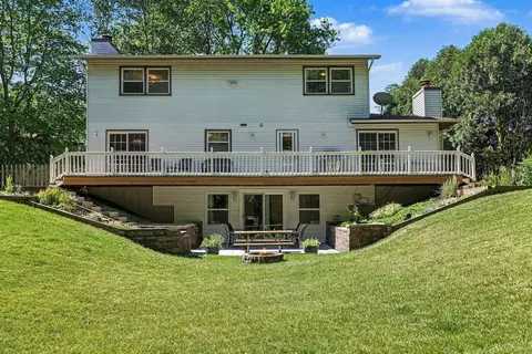 Exterior - 640 Clearview Ct, Algonquin, IL 60102 photo 3 of 6