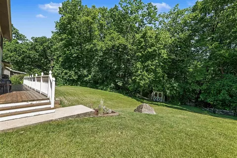 Exterior - 640 Clearview Ct, Algonquin, IL 60102 photo 4 of 6