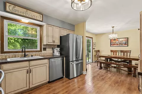 Kitchen - 640 Clearview Ct, Algonquin, IL 60102 photo 1 of 2
