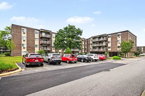 1311 S Finley Rd #317, Lombard, IL 60148