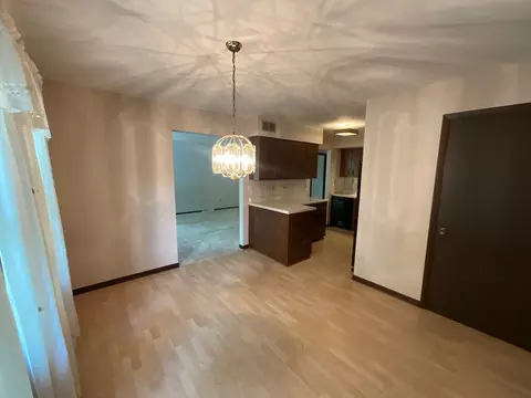Dining - 69 Devonshire Cir, Elgin, IL 60123 photo 2 of 2