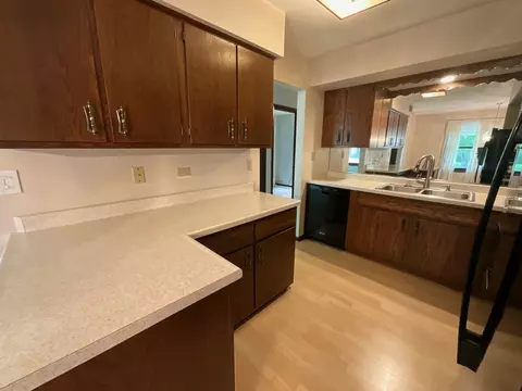 Kitchen - 69 Devonshire Cir, Elgin, IL 60123 photo 2 of 2
